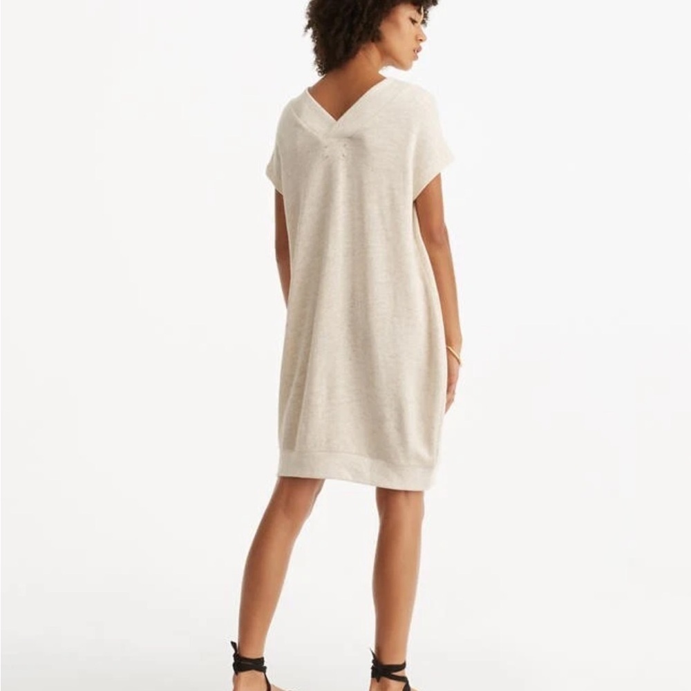 Lou & Grey Cotton knit ribbed collar and hem  V-Neck Dress. Oatmeal. Medium